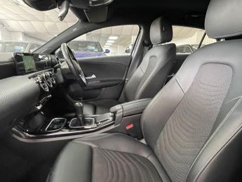 MERCEDES-BENZ A-CLASS 2.0 A180d SE Hatchback 5dr Diesel Manual Euro 6 (s/s) (116 ps)