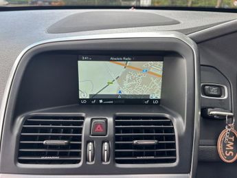 VOLVO XC60 2.4 D5 SE Lux Nav SUV 5dr Diesel Auto AWD Euro 6 (s/s) (220 ps)