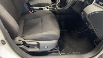TOYOTA COROLLA 2.0 VVT-h GPF Icon Hatchback 5dr Petrol Hybrid CVT Euro 6 (s/s) 