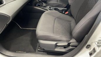 TOYOTA COROLLA 2.0 VVT-h GPF Icon Hatchback 5dr Petrol Hybrid CVT Euro 6 (s/s) 