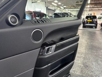 LAND ROVER RANGE ROVER SPORT 3.0 SD V6 HSE SUV 5dr Diesel Auto 4WD Euro 6 (s/s) (306 ps)