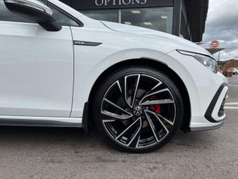 VOLKSWAGEN GOLF 2.0 TDI GTD Hatchback 5dr Diesel DSG Euro 6 (s/s) (200 ps) * HUG