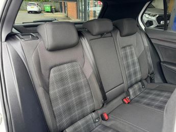 VOLKSWAGEN GOLF 2.0 TDI GTD Hatchback 5dr Diesel DSG Euro 6 (s/s) (200 ps) * HUG
