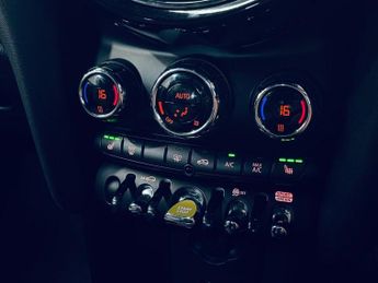 MINI Electric Hatch Cooper SE 32.6kWh Level 2 Hatchback 3dr Electric Auto (184 ps)