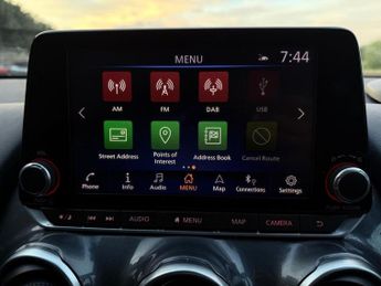 NISSAN JUKE 1.0 DIG-T N-Connecta SUV 5dr Petrol DCT Auto Euro 6 (s/s) (114 p