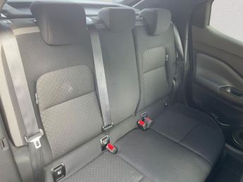 NISSAN JUKE 1.0 DIG-T N-Connecta SUV 5dr Petrol DCT Auto Euro 6 (s/s) (114 p