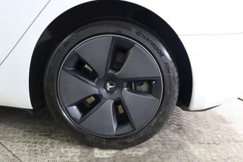 TESLA Model 3 (Dual Motor) Long Range Auto 4WDE 4dr