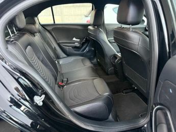 MERCEDES-BENZ A-CLASS 1.5 A180d SE Hatchback 5dr Diesel 7G-DCT Euro 6 (s/s) (116 ps)