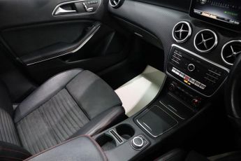 MERCEDES-BENZ A-CLASS 2.1 A220d AMG Line (Premium Plus) Hatchback 5dr Diesel 7G-DCT Eu