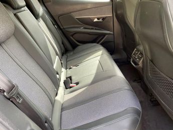 PEUGEOT 3008 1.6 13.2kWh Allure Premium SUV 5dr Petrol Plug-in Hybrid e-EAT E