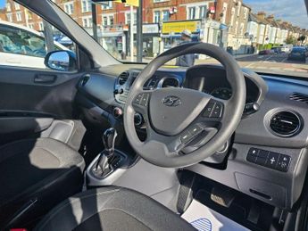 HYUNDAI I10 AUTOMATIC 1.2 SE Hatchback 5dr Petrol Auto Euro 6 (87 ps)