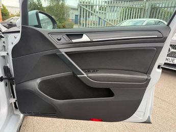 VOLKSWAGEN GOLF 2.0 TSI R Hatchback 5dr Petrol DSG 4Motion Euro 6 (s/s) (300 ps)