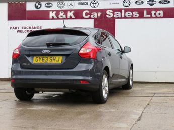 FORD FOCUS 1.6 Zetec Hatchback 5dr Petrol Powershift Euro 5 (125 ps)