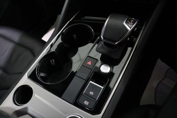 VOLKSWAGEN TOUAREG 3.0 TDI V6 R-Line SUV 5dr Diesel Tiptronic 4Motion Euro 6 (s/s) 