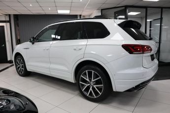 VOLKSWAGEN TOUAREG 3.0 TDI V6 R-Line SUV 5dr Diesel Tiptronic 4Motion Euro 6 (s/s) 