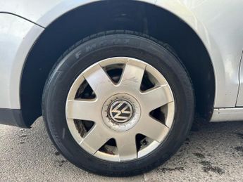 VOLKSWAGEN POLO 1.4 Twist Hatchback 5dr Petrol Automatic (182 g/km, 75 bhp)