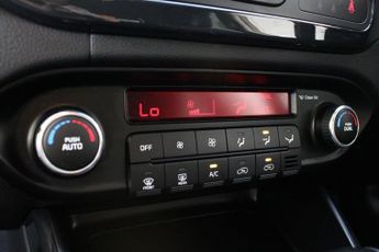 KIA CARENS 1.7 CRDi 2 MPV 5dr Diesel Auto Euro 5 (134 bhp)