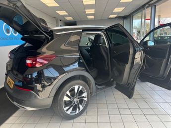 VAUXHALL GRANDLAND X 1.5 Turbo D BlueInjection Sport Nav SUV 5dr Diesel Manual Euro 6