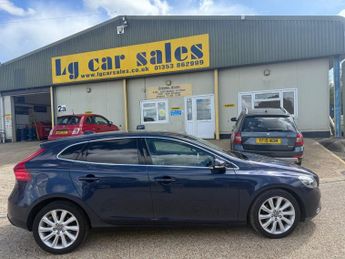 Volvo V40 1.6 D2 SE Lux Nav Hatchback 5dr Diesel Powershift Euro 5 (s/s) (