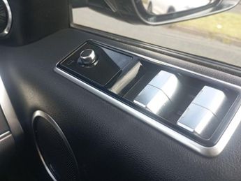 LAND ROVER RANGE ROVER SPORT 3.0 SD V6 HSE SUV 5dr Diesel Auto 4WD Euro 6 (s/s) (306 ps)