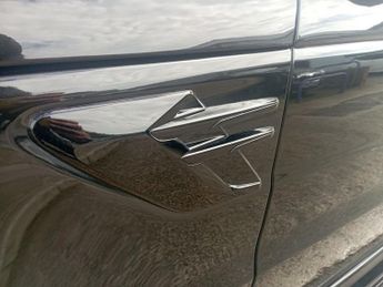 LAND ROVER RANGE ROVER SPORT 3.0 SD V6 HSE SUV 5dr Diesel Auto 4WD Euro 6 (s/s) (306 ps)