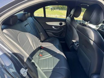 MERCEDES-BENZ C-CLASS 1.6 C200d AMG Line Saloon 4dr Diesel G-Tronic+ Euro 6 (s/s) (136