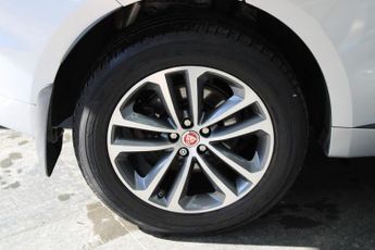 JAGUAR F-PACE 2.0 D180 R-Sport SUV 5dr Diesel Auto AWD Euro 6 (s/s) (180 ps)