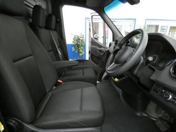 MERCEDES-BENZ eSprinter 55kWh Progressive Panel Van 5dr Electric Auto FWD L2 H2 20kW Cha