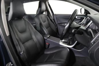 VOLVO XC60 2.4 D5 SE Lux Nav SUV 5dr Diesel Geartronic AWD Euro 5 (215 ps)