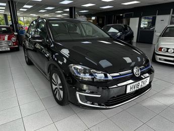 Volkswagen Golf 35.8kWh e-Golf Hatchback 5dr Electric Auto (136 ps)