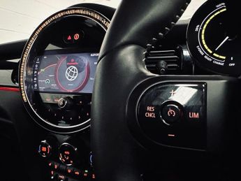 MINI Electric Hatch Cooper SE 32.6kWh Level 3 Hatchback 3dr Electric Auto (184 ps)