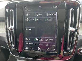 VOLVO XC40 1.5h T5 Twin Engine Recharge 10.7kWh Inscription SUV 5dr Petrol