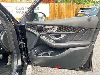 MERCEDES-BENZ GLC 2.1 GLC250d AMG Line (Premium) SUV 5dr Diesel G-Tronic 4MATIC Eu