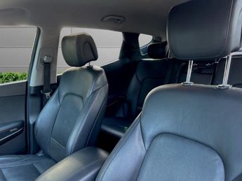 HYUNDAI SANTA FE 2.2 CRDi Blue Drive Premium SUV 5dr Diesel Auto 4WD Euro 6 (s/s)