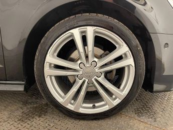 AUDI A3 1.5 TFSI CoD S line Sportback 5dr Petrol S Tronic Euro 6 (s/s) (