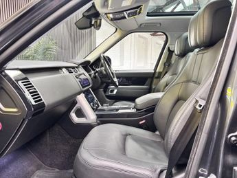 LAND ROVER RANGE ROVER 3.0 SD V6 Vogue SUV 5dr Diesel Auto 4WD Euro 6 (s/s) (275 ps)