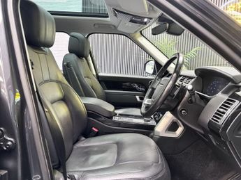 LAND ROVER RANGE ROVER 3.0 SD V6 Vogue SUV 5dr Diesel Auto 4WD Euro 6 (s/s) (275 ps)