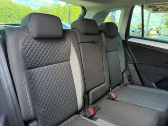 VOLKSWAGEN TIGUAN 1.4 TSI SE Navigation SUV 5dr Petrol DSG 4Motion Euro 6 (s/s) (1