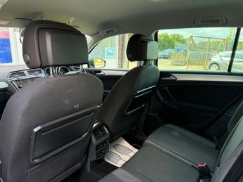 VOLKSWAGEN TIGUAN 1.4 TSI SE Navigation SUV 5dr Petrol DSG 4Motion Euro 6 (s/s) (1