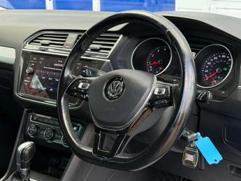 VOLKSWAGEN TIGUAN 1.4 TSI SE Navigation SUV 5dr Petrol DSG 4Motion Euro 6 (s/s) (1