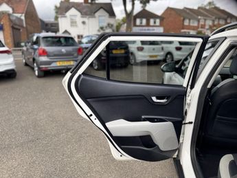 KIA STONIC 1.0 T-GDi 3 SUV 5dr Petrol DCT Euro 6 (s/s) (118 bhp)