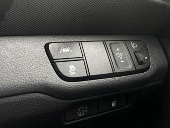 HYUNDAI IONIQ 1.6 h-GDi Premium SE Hatchback 5dr Petrol Hybrid DCT Euro 6 (s/s