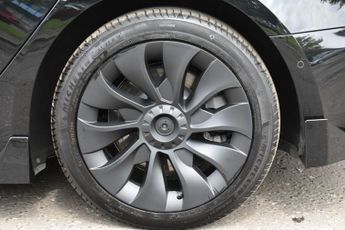 TESLA Model 3 (Dual Motor) Long Range Saloon 4dr Electric Auto 4WDE (346 ps)