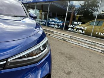 VOLKSWAGEN ID.4 Pure 52kWh Life SUV 5dr Electric Auto (148 ps)