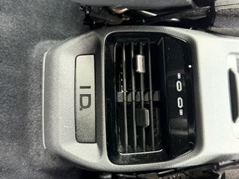 VOLKSWAGEN ID.4 Pure 52kWh Life SUV 5dr Electric Auto (148 ps)