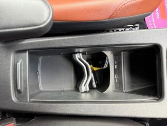 VOLKSWAGEN ID.4 Pure 52kWh Life SUV 5dr Electric Auto (148 ps)