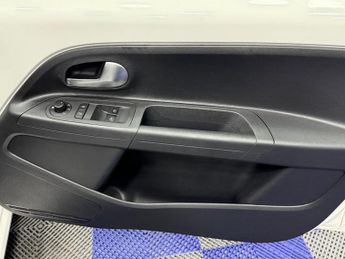 SEAT MII 36.8kWh Hatchback 5dr Electric Auto (83 ps)