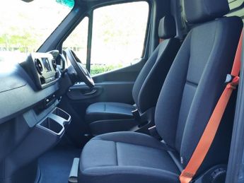 MERCEDES-BENZ SPRINTER 315 2.0 CDI 3.5T FWD L2 H2 PREMIUM 9G PanelVan