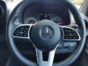 MERCEDES-BENZ SPRINTER 315 2.0 CDI 3.5T FWD L2 H2 PREMIUM 9G PanelVan