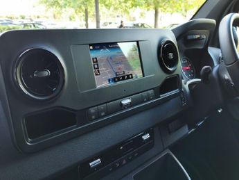 MERCEDES-BENZ SPRINTER 315 2.0 CDI 3.5T FWD L2 H2 PREMIUM 9G PanelVan